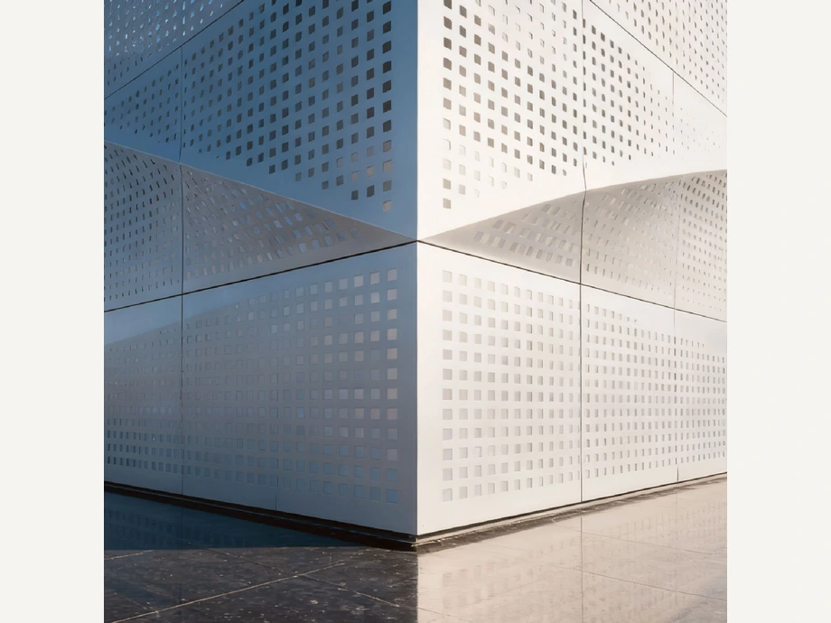 Architectural facade feature